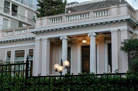 Μια κυβέρνηση που δεν απασχολεί το πολιτικό ρεπορτάζ